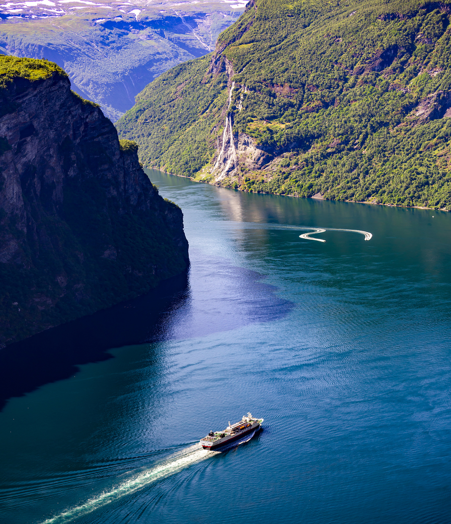 Ziua 2, 6 august: Maloy – Torvik – Alesund – Fiordul Geiranger – Molde - Grup Nordic - Croaziera fiordurile Norvegiei si Capul Nord